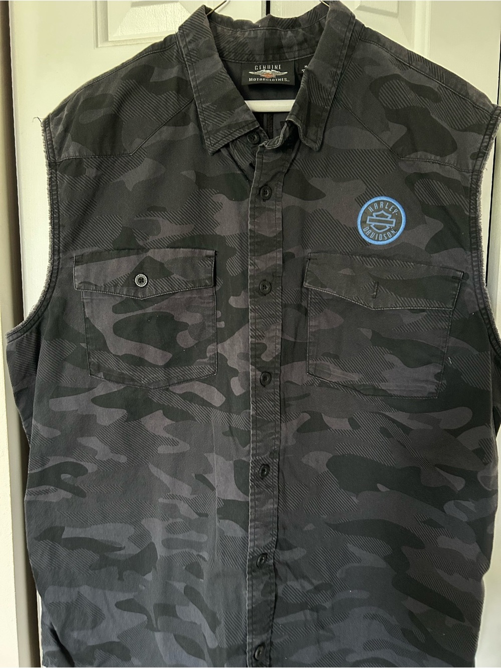 Harley-Davidson Black Gray Camo Sleeveless Button-Down Shirt
